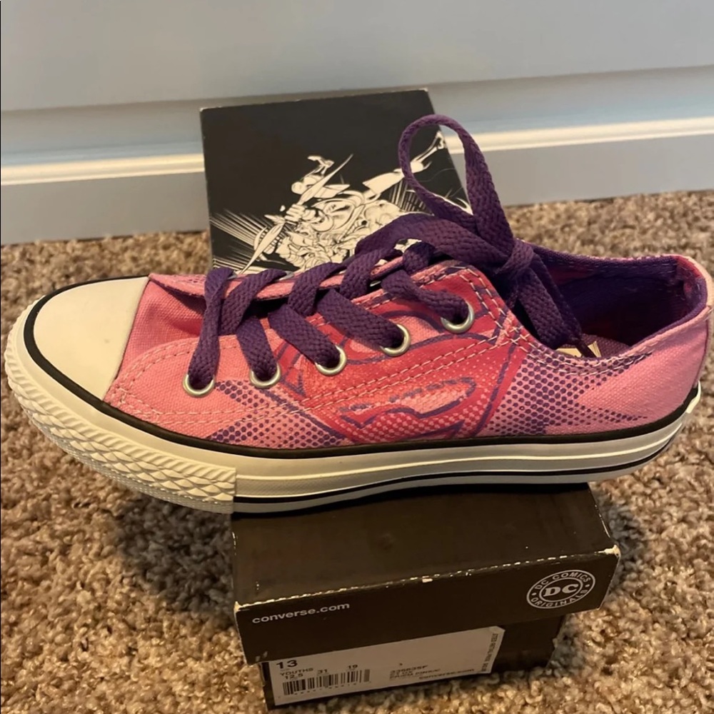 Converse supergirl shoes